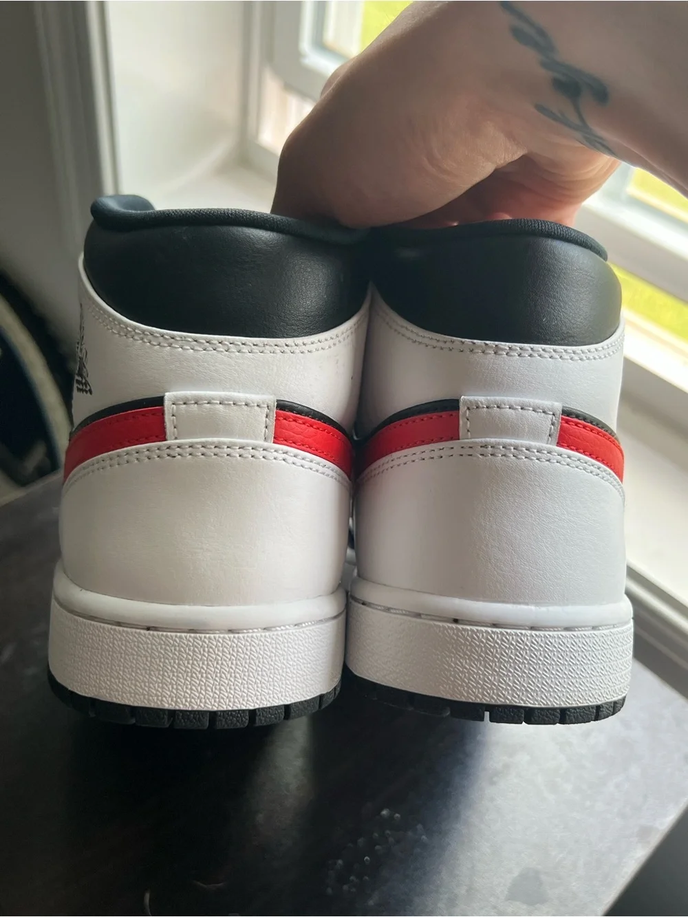 Air Jordan 1 Mid